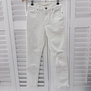 Levi's 721 High Rise Skinny Jeans White Size 25 Distressed